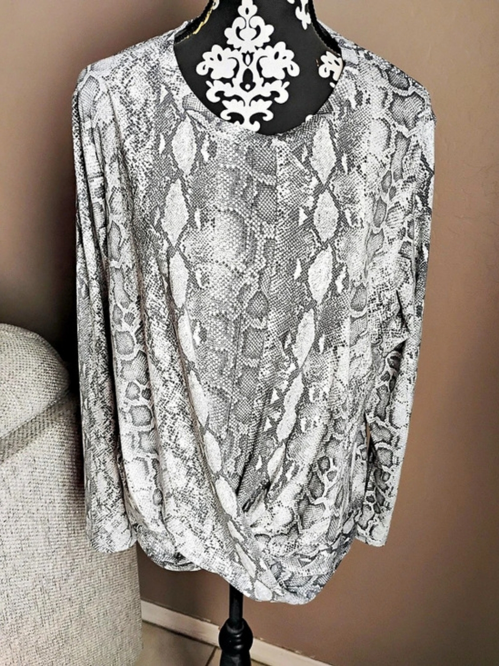 Anymiss Animal Print Long Sleeve Blouse White Gray 2XL NWT